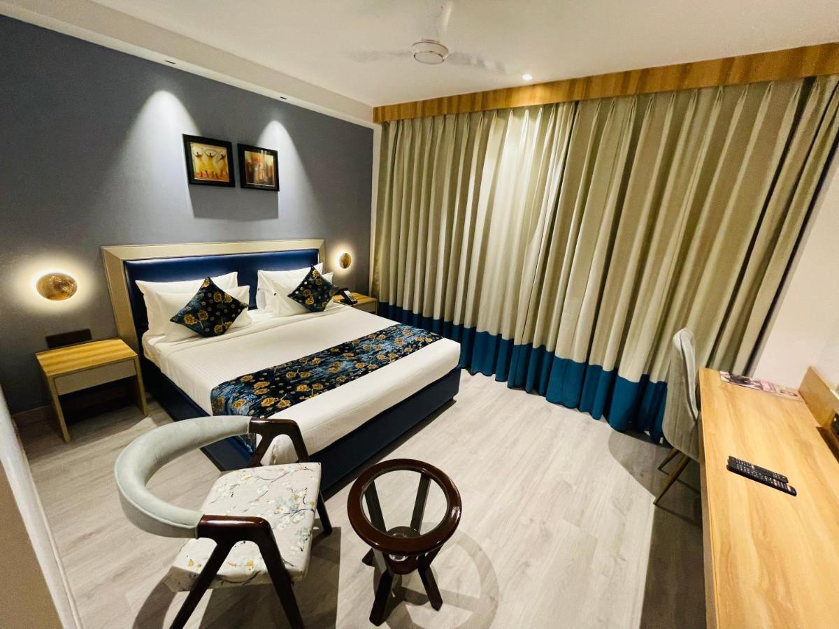 Hotel Malbork Inn @ Janakpuri Delhi  Esterno foto